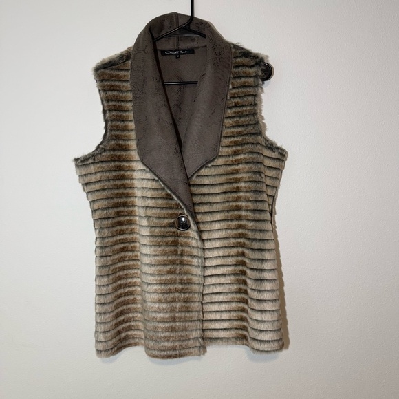 Brown Faux Fur Vest by Cheryl Nash Women’s Size Medium - Picture 7 of 7